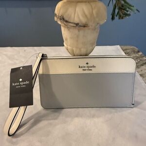Kate Spade Lucy Medium L-Zip Wristlet Saffiano Leather Platinum Grey KD545 NWT
